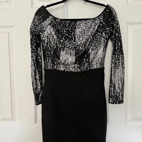 VENUS Dresses Venus Blacksilver Sequin Long Sleeve Dress Knee